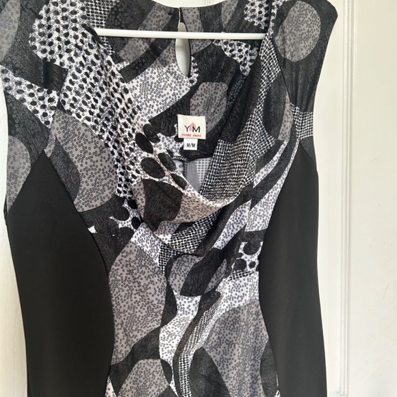 Slim dress - Picture 3 of 3